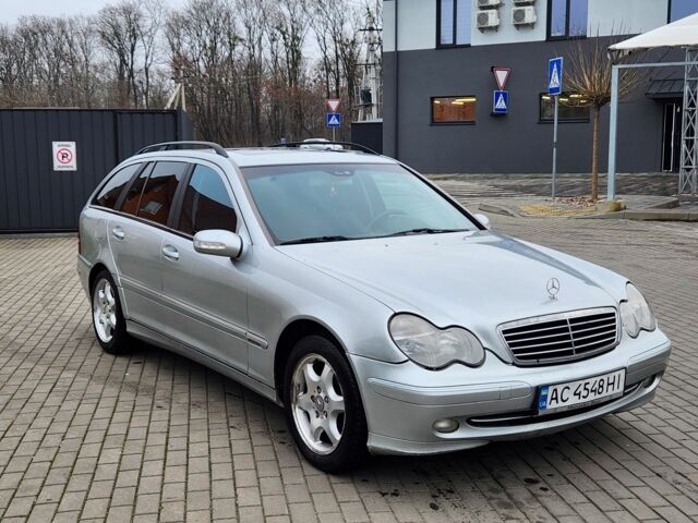 Серый Мерседес 220, объемом двигателя 2.1 л и пробегом 356 тыс. км за 3550 $, фото 4 на Automoto.ua