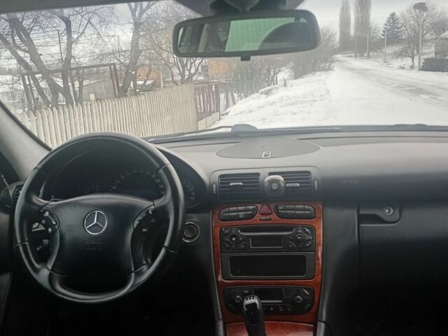 Сірий Мерседес 220, об'ємом двигуна 2.1 л та пробігом 490 тис. км за 3950 $, фото 5 на Automoto.ua