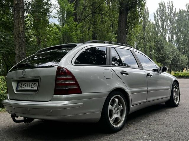 Серый Мерседес 220, объемом двигателя 2.1 л и пробегом 353 тыс. км за 3700 $, фото 5 на Automoto.ua