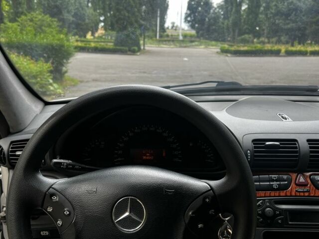 Серый Мерседес 220, объемом двигателя 2.1 л и пробегом 353 тыс. км за 3700 $, фото 10 на Automoto.ua