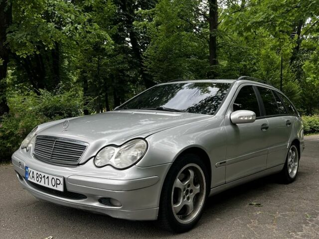 Серый Мерседес 220, объемом двигателя 2.1 л и пробегом 353 тыс. км за 3700 $, фото 2 на Automoto.ua