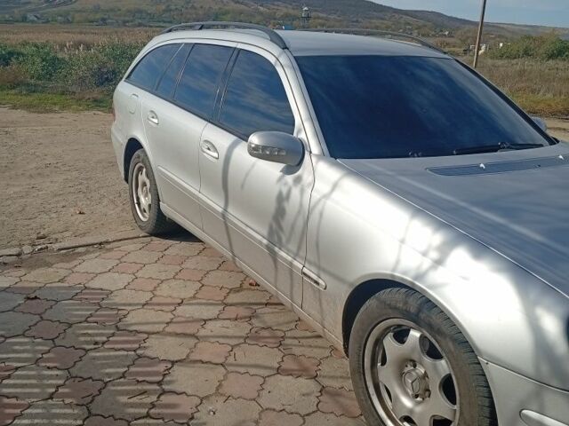 Сірий Мерседес 220, об'ємом двигуна 2.7 л та пробігом 265 тис. км за 4800 $, фото 1 на Automoto.ua