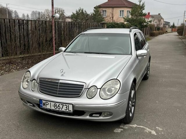 Серый Мерседес 220, объемом двигателя 2.2 л и пробегом 424 тыс. км за 3300 $, фото 2 на Automoto.ua