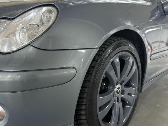 Серый Мерседес 220, объемом двигателя 2.1 л и пробегом 315 тыс. км за 6800 $, фото 4 на Automoto.ua