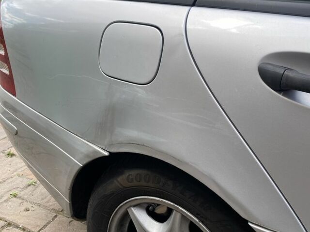 Серый Мерседес 220, объемом двигателя 2.2 л и пробегом 448 тыс. км за 3500 $, фото 10 на Automoto.ua