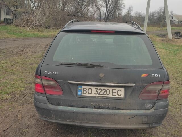 Серый Мерседес 220, объемом двигателя 2.1 л и пробегом 324 тыс. км за 3500 $, фото 3 на Automoto.ua