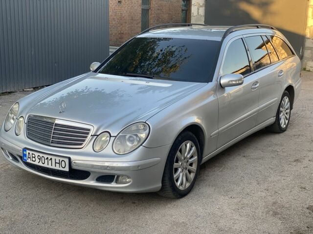 Серый Мерседес 220, объемом двигателя 2.1 л и пробегом 450 тыс. км за 4800 $, фото 4 на Automoto.ua