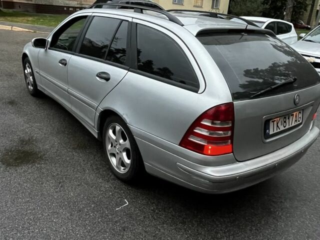 Серый Мерседес 220, объемом двигателя 2.2 л и пробегом 360 тыс. км за 3117 $, фото 4 на Automoto.ua