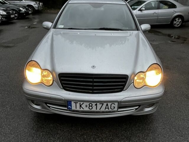 Серый Мерседес 220, объемом двигателя 2.2 л и пробегом 360 тыс. км за 3117 $, фото 1 на Automoto.ua