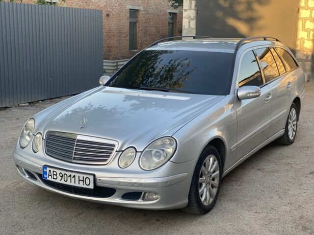 Серый Мерседес 220, объемом двигателя 2.1 л и пробегом 450 тыс. км за 4800 $, фото 1 на Automoto.ua