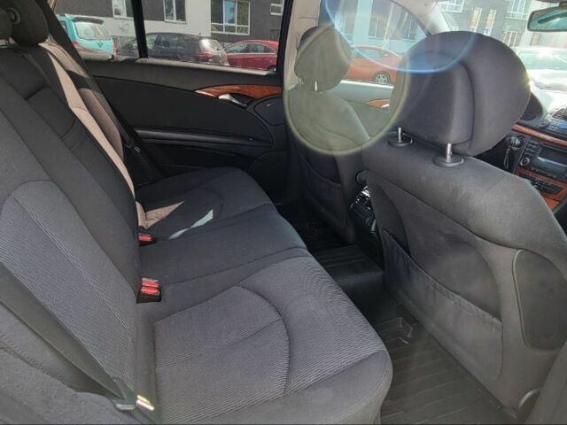 Серый Мерседес 220, объемом двигателя 2.1 л и пробегом 350 тыс. км за 9000 $, фото 8 на Automoto.ua