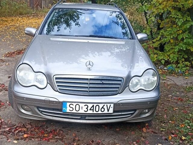 Серый Мерседес 220, объемом двигателя 0 л и пробегом 390 тыс. км за 3100 $, фото 2 на Automoto.ua