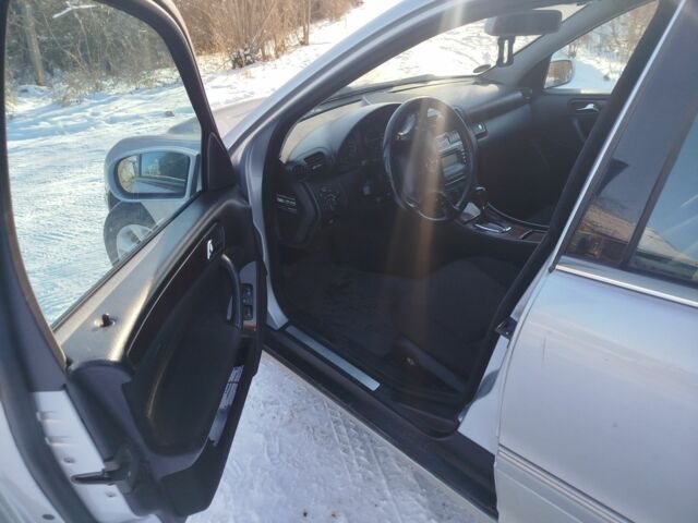 Сірий Мерседес 220, об'ємом двигуна 2.1 л та пробігом 250 тис. км за 4500 $, фото 6 на Automoto.ua