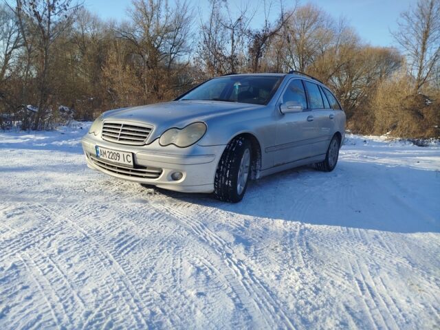 Сірий Мерседес 220, об'ємом двигуна 2.1 л та пробігом 250 тис. км за 4500 $, фото 3 на Automoto.ua