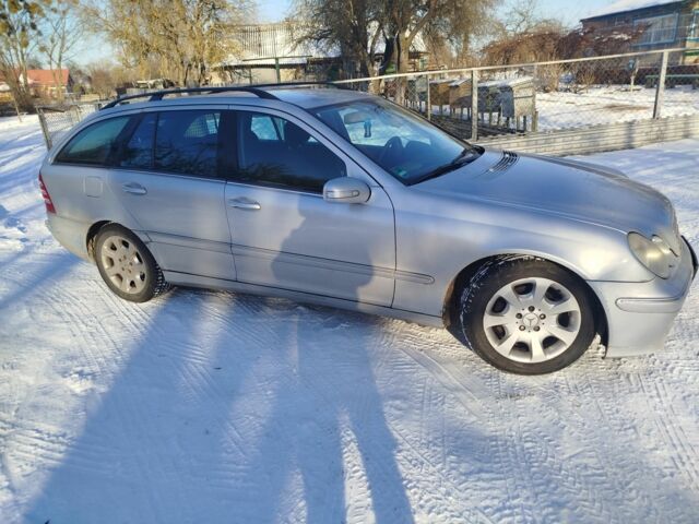 Сірий Мерседес 220, об'ємом двигуна 2.1 л та пробігом 250 тис. км за 4500 $, фото 4 на Automoto.ua