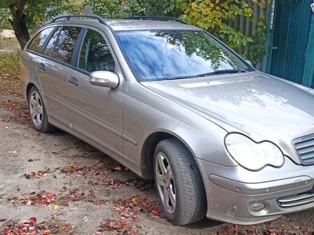 Мерседес 220 2006 у Чугуеве на Automoto.ua Сірий Мерседес 220, об'ємом двигуна 0 л та пробігом 390 тис. км за 3500 $, фото 1 на Automoto.ua