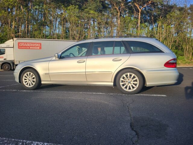 Серый Мерседес 220, объемом двигателя 2.1 л и пробегом 383 тыс. км за 8800 $, фото 5 на Automoto.ua