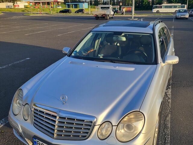 Серый Мерседес 220, объемом двигателя 2.1 л и пробегом 383 тыс. км за 8800 $, фото 7 на Automoto.ua