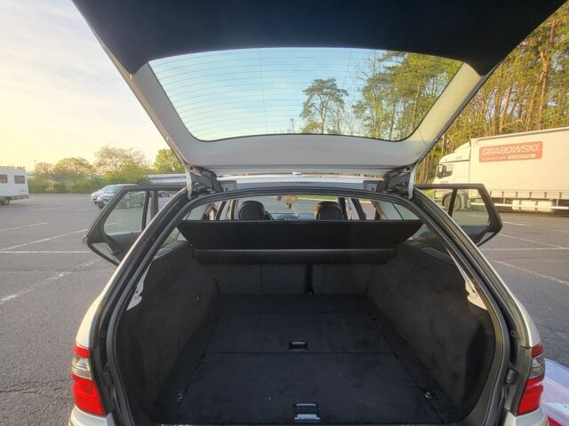 Серый Мерседес 220, объемом двигателя 2.1 л и пробегом 383 тыс. км за 8800 $, фото 17 на Automoto.ua