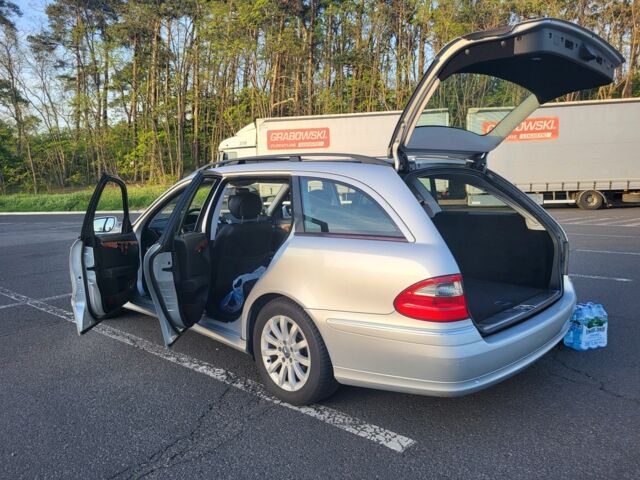 Серый Мерседес 220, объемом двигателя 2.1 л и пробегом 383 тыс. км за 8800 $, фото 19 на Automoto.ua