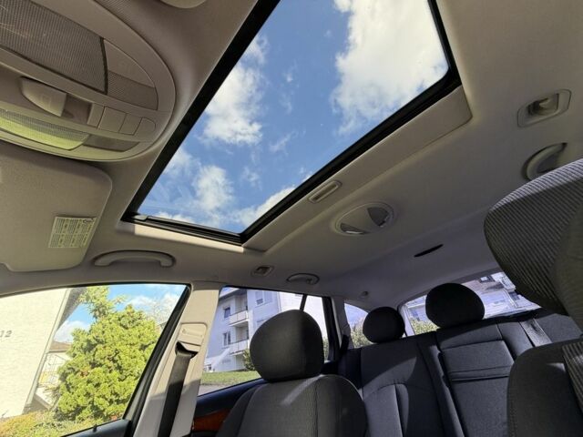 Серый Мерседес 220, объемом двигателя 2.2 л и пробегом 370 тыс. км за 6500 $, фото 4 на Automoto.ua