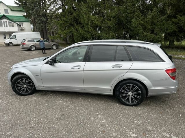 Сірий Мерседес 220, об'ємом двигуна 2.1 л та пробігом 2 тис. км за 6800 $, фото 6 на Automoto.ua