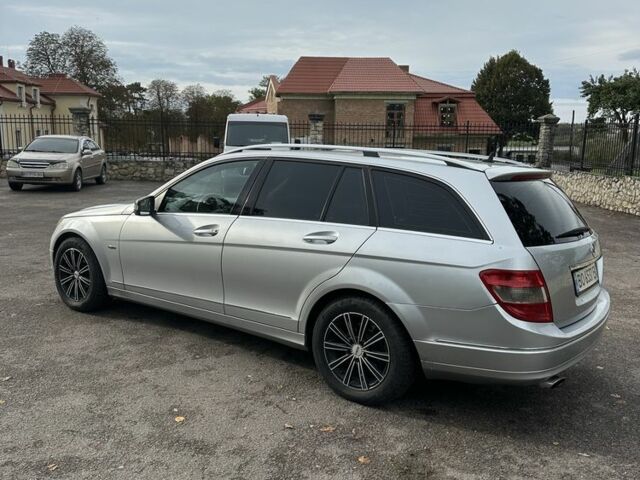 Сірий Мерседес 220, об'ємом двигуна 2.1 л та пробігом 2 тис. км за 6800 $, фото 1 на Automoto.ua