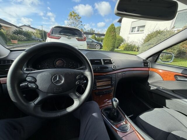 Серый Мерседес 220, объемом двигателя 2.2 л и пробегом 370 тыс. км за 6500 $, фото 19 на Automoto.ua