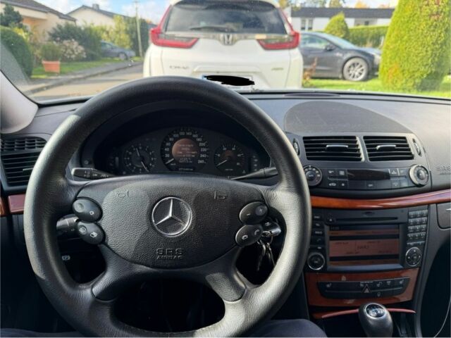 Серый Мерседес 220, объемом двигателя 2.2 л и пробегом 370 тыс. км за 6500 $, фото 23 на Automoto.ua