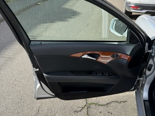 Серый Мерседес 220, объемом двигателя 2.2 л и пробегом 370 тыс. км за 6500 $, фото 9 на Automoto.ua