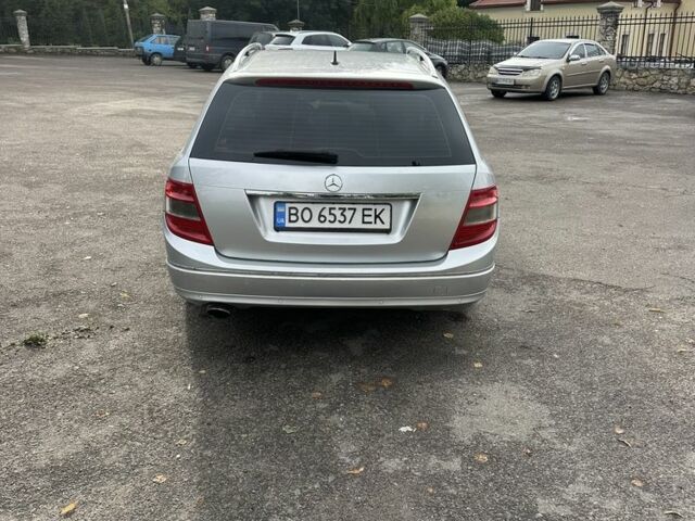 Сірий Мерседес 220, об'ємом двигуна 2.1 л та пробігом 2 тис. км за 6800 $, фото 3 на Automoto.ua