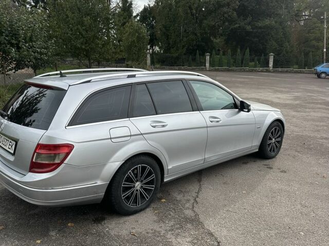 Сірий Мерседес 220, об'ємом двигуна 2.1 л та пробігом 2 тис. км за 6800 $, фото 2 на Automoto.ua
