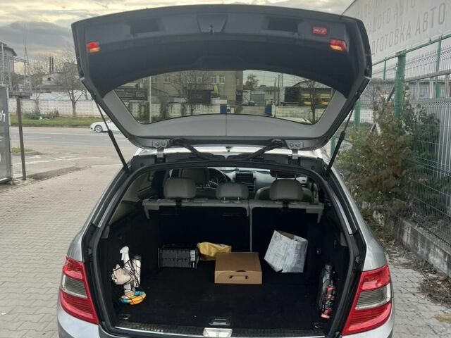 Сірий Мерседес 220, об'ємом двигуна 2.1 л та пробігом 292 тис. км за 7200 $, фото 4 на Automoto.ua