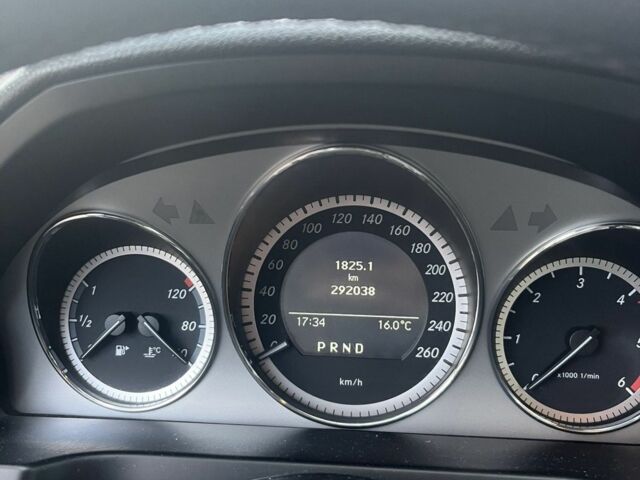 Сірий Мерседес 220, об'ємом двигуна 2.1 л та пробігом 292 тис. км за 7200 $, фото 6 на Automoto.ua