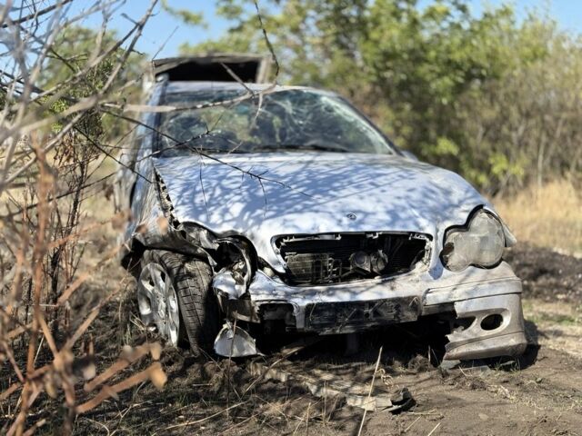 Мерседес 220 2010 у Одесі на Automoto.ua Сірий Мерседес 220, об'ємом двигуна 2.8 л та пробігом 1 тис. км за 2000 $, фото 1 на Automoto.ua