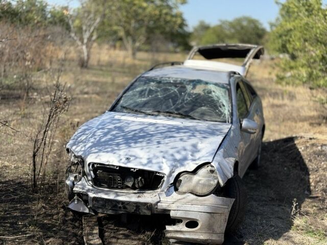 Мерседес 220 2010 у Одесі на Automoto.ua Сірий Мерседес 220, об'ємом двигуна 2.8 л та пробігом 1 тис. км за 2000 $, фото 3 на Automoto.ua
