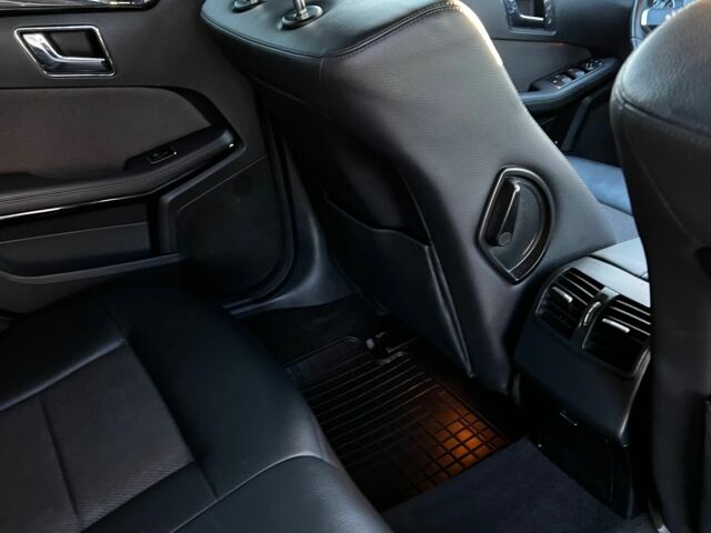 Мерседес 220 2011 в Коломые на Automoto.ua Серый Мерседес 220, объемом двигателя 2.1 л и пробегом 310 тыс. км за 11000 $, фото 20 на Automoto.ua