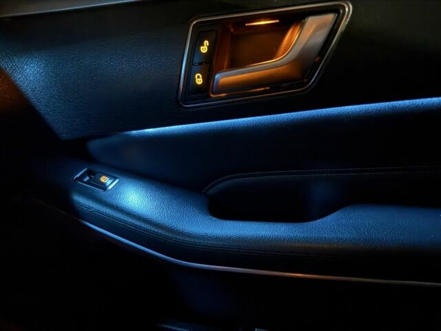 Серый Мерседес 220, объемом двигателя 2.1 л и пробегом 359 тыс. км за 18500 $, фото 2 на Automoto.ua