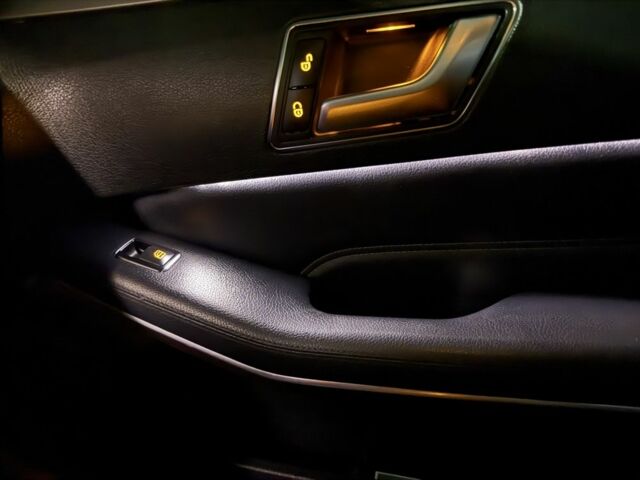 Серый Мерседес 220, объемом двигателя 2.1 л и пробегом 359 тыс. км за 18500 $, фото 13 на Automoto.ua