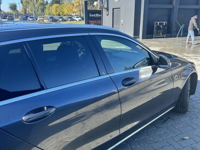 Серый Мерседес 220, объемом двигателя 2.2 л и пробегом 260 тыс. км за 17100 $, фото 5 на Automoto.ua