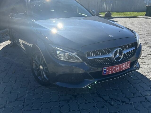 Серый Мерседес 220, объемом двигателя 2.2 л и пробегом 260 тыс. км за 17100 $, фото 2 на Automoto.ua