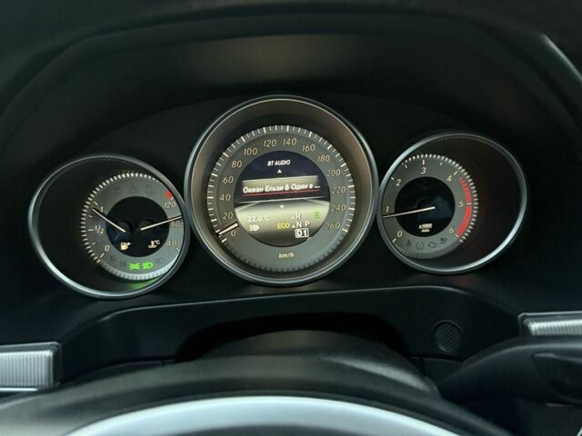 Серый Мерседес 220, объемом двигателя 2.1 л и пробегом 359 тыс. км за 18500 $, фото 14 на Automoto.ua