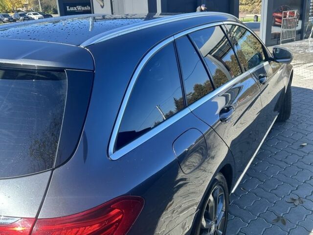 Серый Мерседес 220, объемом двигателя 2.2 л и пробегом 260 тыс. км за 17100 $, фото 4 на Automoto.ua