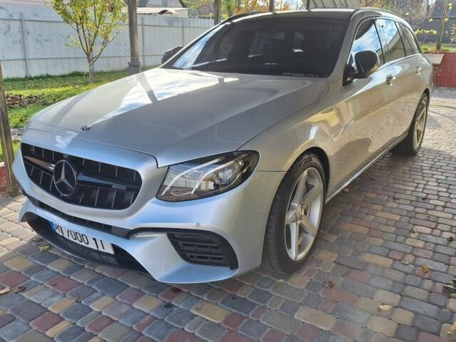 Серый Мерседес 220, объемом двигателя 2 л и пробегом 183 тыс. км за 20500 $, фото 3 на Automoto.ua