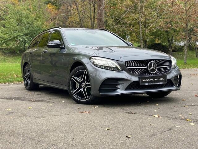 Серый Мерседес 220, объемом двигателя 2 л и пробегом 190 тыс. км за 26900 $, фото 5 на Automoto.ua