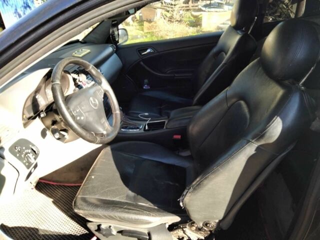 Синий Мерседес 220, объемом двигателя 2.1 л и пробегом 200 тыс. км за 2900 $, фото 7 на Automoto.ua