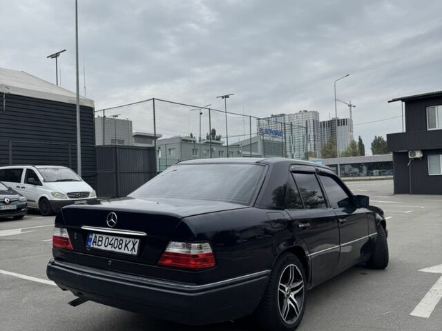 Синий Мерседес 220, объемом двигателя 2.3 л и пробегом 370 тыс. км за 2700 $, фото 6 на Automoto.ua