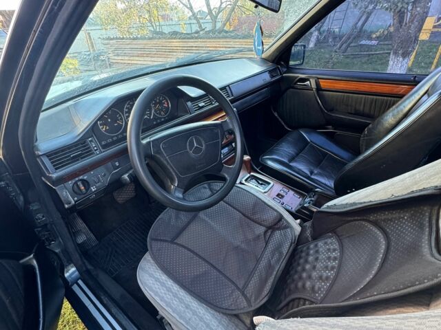 Синій Мерседес 220, об'ємом двигуна 2.2 л та пробігом 3 тис. км за 2000 $, фото 10 на Automoto.ua