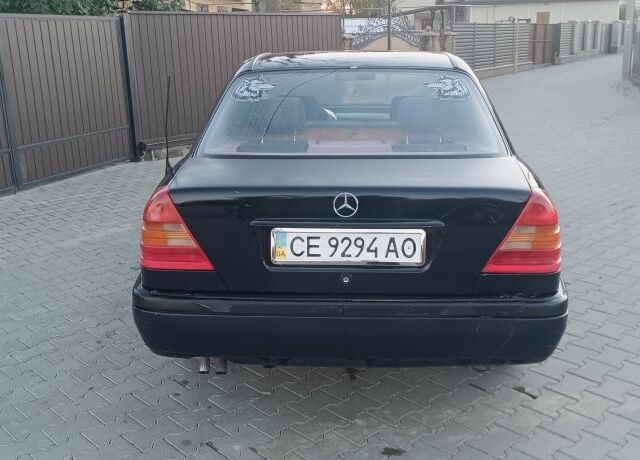 Синій Мерседес 220, об'ємом двигуна 2 л та пробігом 500 тис. км за 1550 $, фото 2 на Automoto.ua