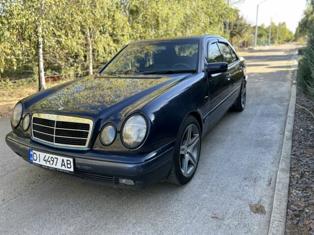 Синій Мерседес 220, об'ємом двигуна 2.2 л та пробігом 280 тис. км за 3700 $, фото 4 на Automoto.ua